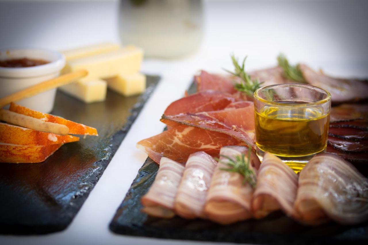 杜罗复古之家酒店 皮尼昂 外观 照片 Charcuterie